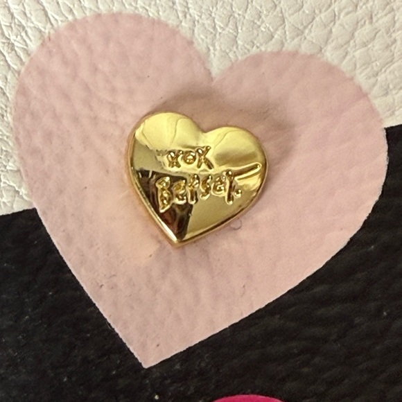 Betsey Johnson Luv 🦩Flamingos 🦩 Padded Wristlet Clutch Makeup Or Travel Bag 🦩💗🦩 - Picture 4 of 6